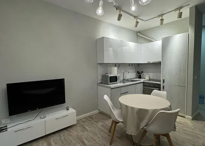 Dennys Center 2 Apartment